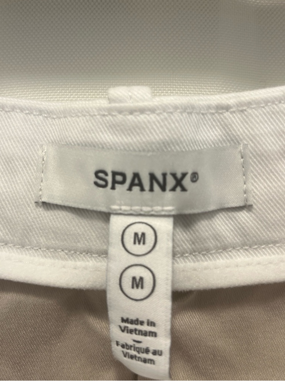 SPANX Women’s White Flat-Front Chino Shorts - Picture 2 of 6